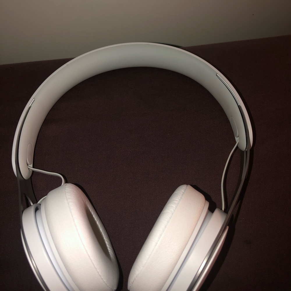 White beats EP - Picture 3 of 10